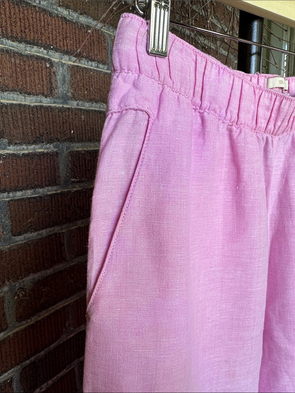 Cynthia Rowley bubblegum pink pull on linen cropped pants w/pockets. Size Large - Picture 3 of 5